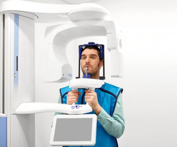Was ist ein CBCT-Scan? Erfahren Sie, warum diese 3D-Röntgenmethode für präzise Diagnosen in der Zahnmedizin unverzichtbar ist.